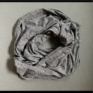 lululemon vinyasa scarf